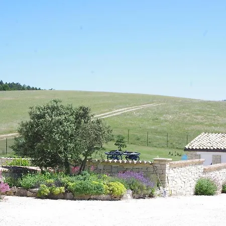 La Bastide Du Pere Marius Redortiers